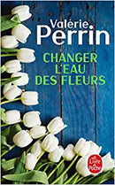 Changer l´eau des fleurs